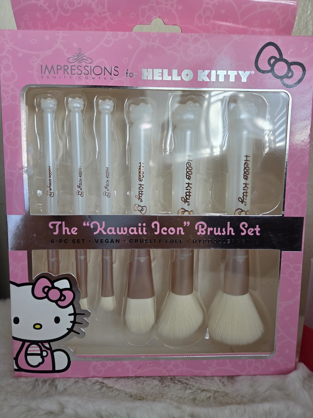 Impressions Hello Kitty Kawaii Icon 6-Piece Makeup Brush Set - Pink & White